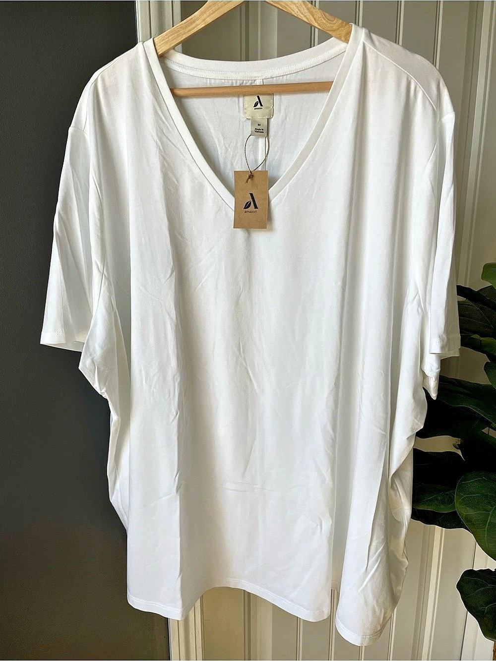 Amazon Aware Women's Perfect Short-Sleeve V-Neck T-Shirt Size 5X | NWT w/ FLAW